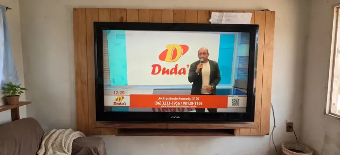 Tv 42 lcd digital muito boa