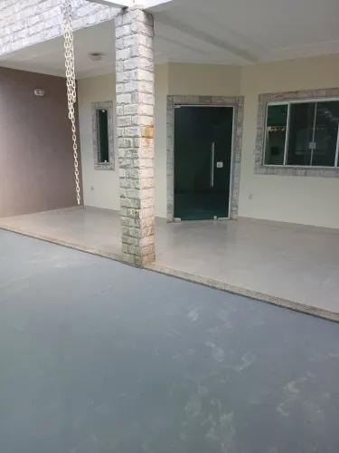 Triplex 4 quartos . Cancela Preta