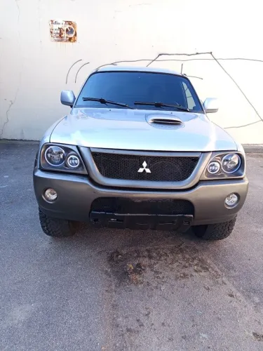 Mitsubishi L200 Outdoor GLS 2.5 4X4 CD TDI Diesel 2011