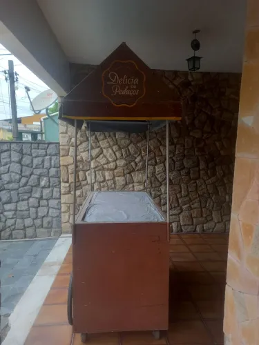 Vendo barraca de lanche , ótima p ganhar um dinheiro extra