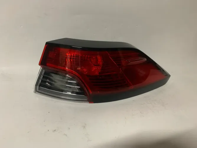 Lanterna Corolla Cross Led 2024 direito passageiro 