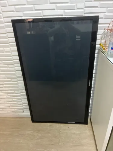 TV Samsung para retirada de peças 