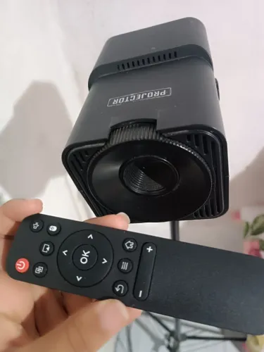 Progetor 320 h. Novinho usei poucas vezes pra vende 230