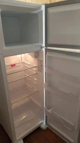 Geladeira e painel 