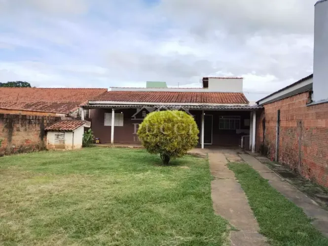 Vende-se residência Jardim Aeroporto I
