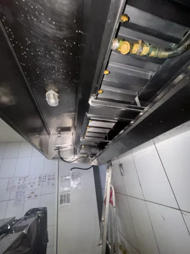 Exaustor , duto e coifa limpeza e instalação 