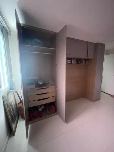 Armário novíssimo, ainda com nota fiscal. Medindo 2,34 x 2,90m e 1,60 p cama.