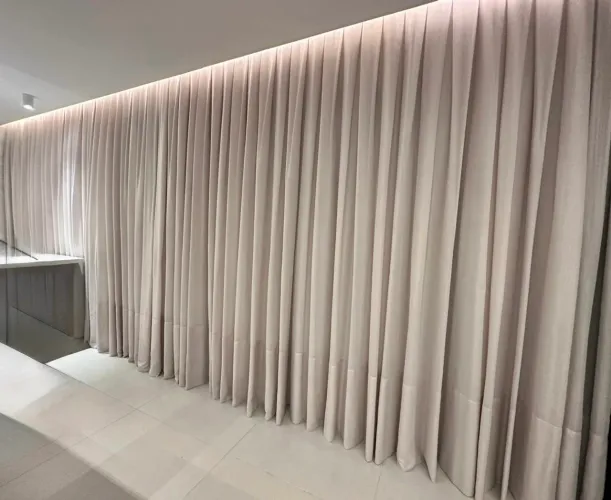 Vendo cortinas alto padrão em linho