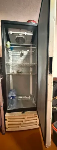 Cervejeira vertical