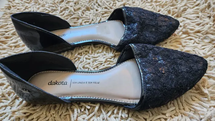 DAKOTA trabalhada em renda e aplicação de glitter na parte frontal!modelo mully NOVA