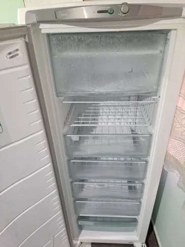 Freezer vertical Consul 254l