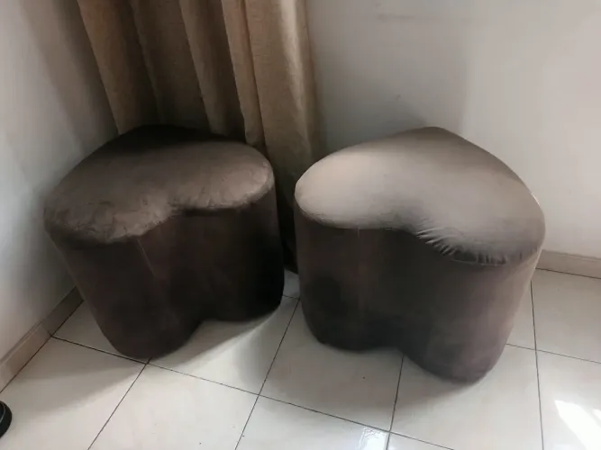 Dois Puffs de coração