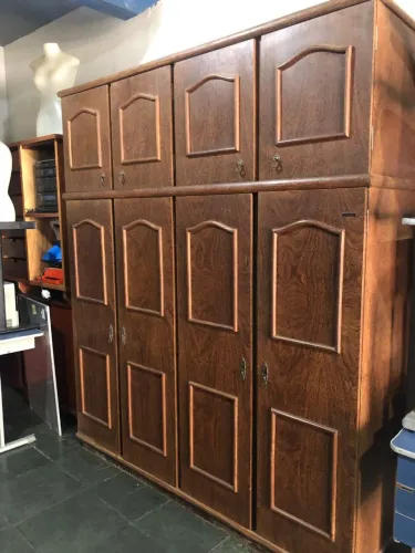 Guarda roupa de sucupira