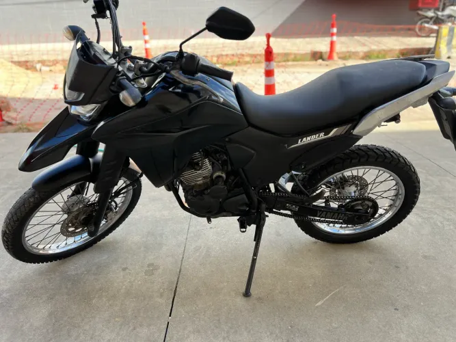 Vendo xtz Lander 250 2022 quitada 