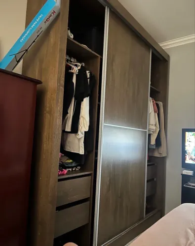 Doação de guarda roupa