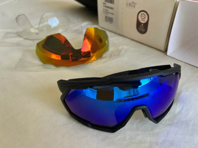 ÓCULOS HB Spin - Cor Matte Black com lentes Blue Chrome, Red Chrome e Incolor