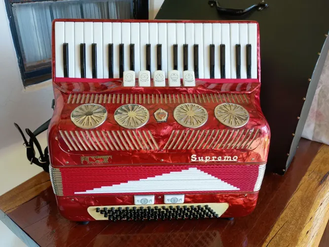 Sanfona Acordeon Supremo 80 baixos - usado