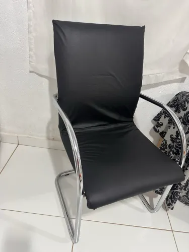 Vendo duas cadeiras para escritório