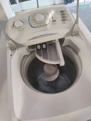 Máquina de lavar roupa Eletrolux 10 kilos