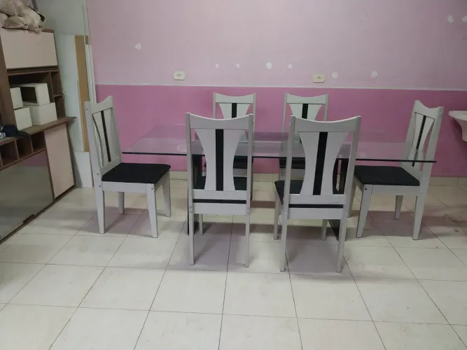 Mesa 04 cadeiras, pia tudo em bom estado