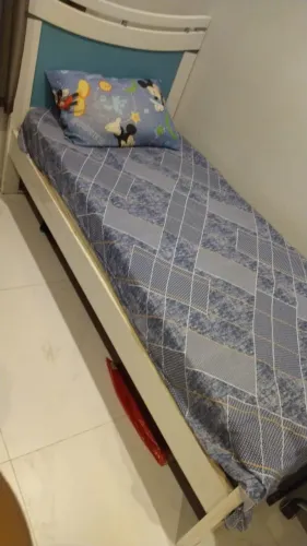 Cama solteiro 100% MDF semi nova