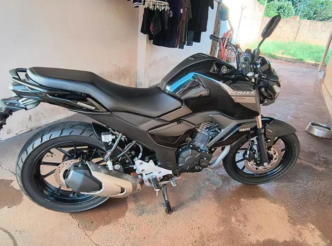 Moto Yamaha fazer FZ15, 150 cc, Flex, 2024, preta