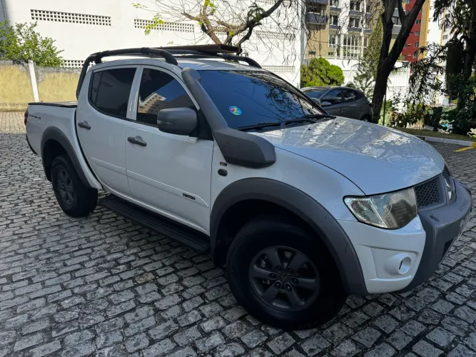 Mitsubishi L200 Triton Savana 3.2 CD TBI Dies. Aut. 2017