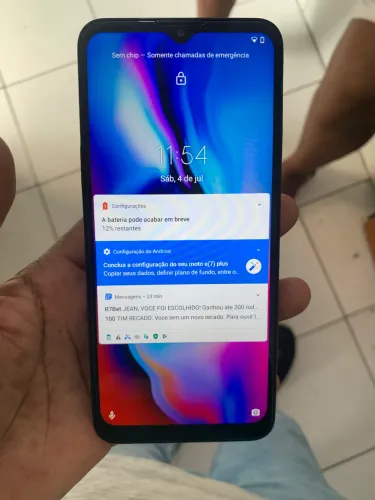 Moto E7 plus 64 GB todo bom 