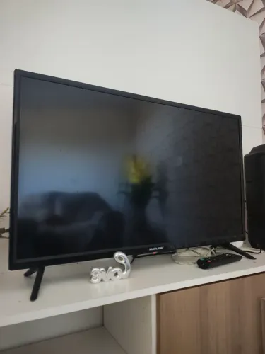 Televisão Multilaser 32 polegadas, não é smart