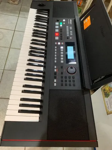 Teclado Roland E-X50