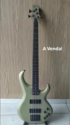 Baixo Ibanez 5