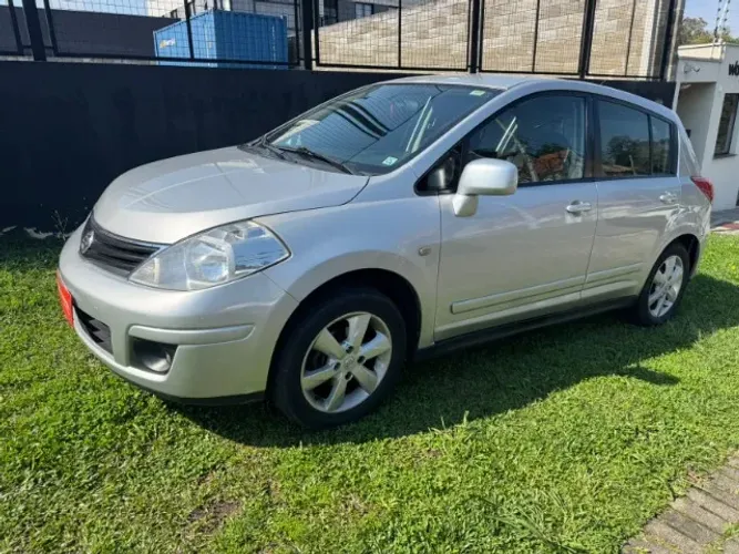 Nissan Tiida S 1.8/1.8 Flex 16V Mec. 2013