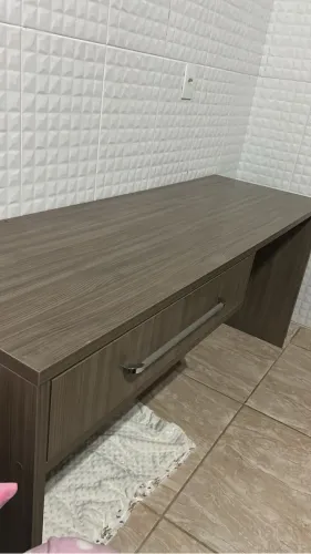 Escrivaninha em MDF