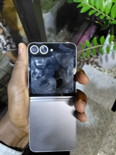 Celular z Flip 6