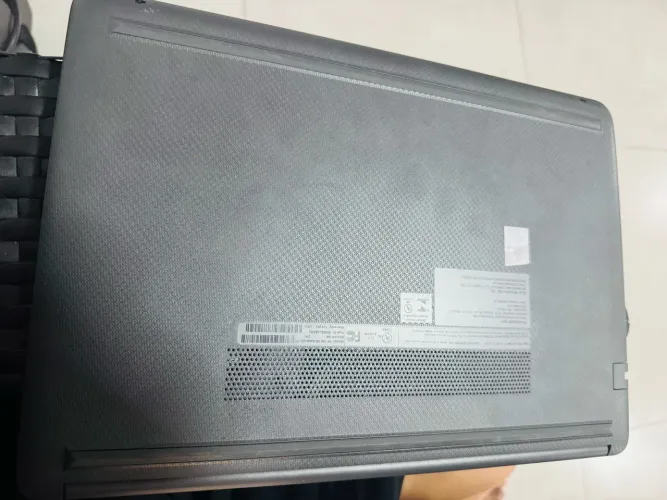 Notebook HP vendo urgente não tenho o carregador mas está funcionando