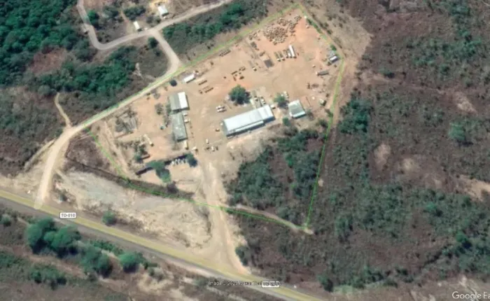 Beira da BR 010/TO 050 dentro de Lajeado-TO Área de 45 mil m²(4,5 Hect) 1.100m² construída