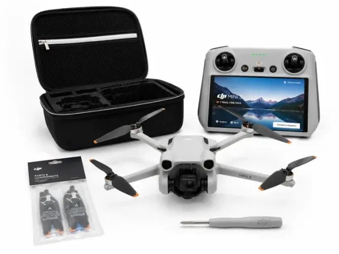 DJI Mini 3 Fly More Combo + DJI RC (com tela integrada)