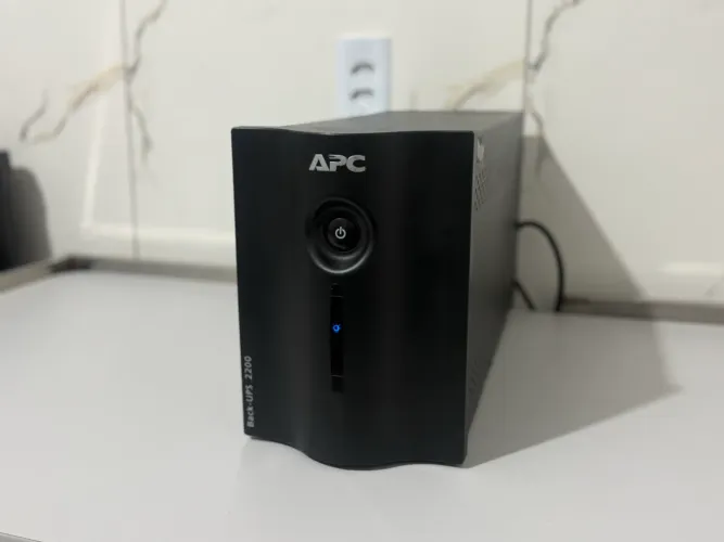 Nobreak APC Back-UPS 2200va Seminovo