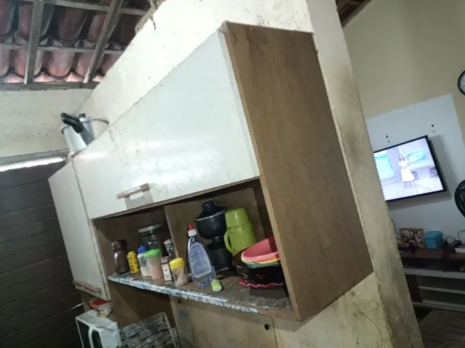 Vendo armário de cozinha para reformar 50$ reais