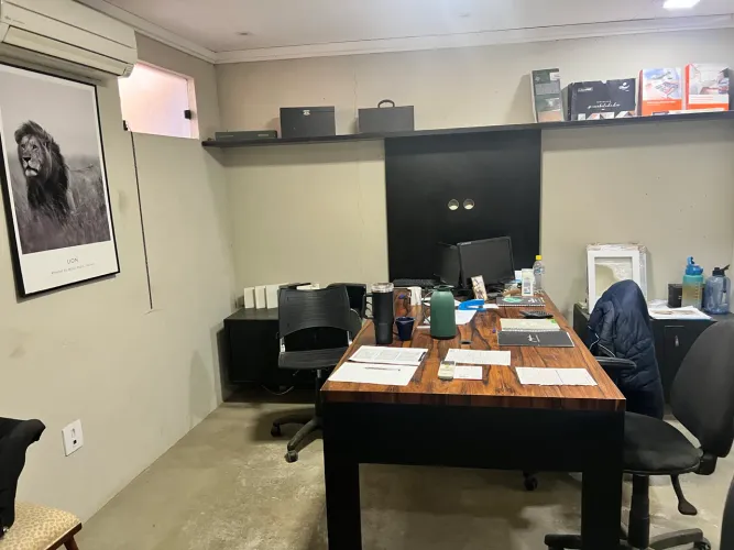 Vendo marcenaria completa ponto bom e maquinário , entrar e trabalhar!!