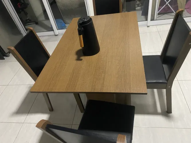 Armário e mesa!
