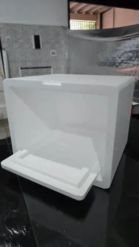 Caixa de isopor 45L