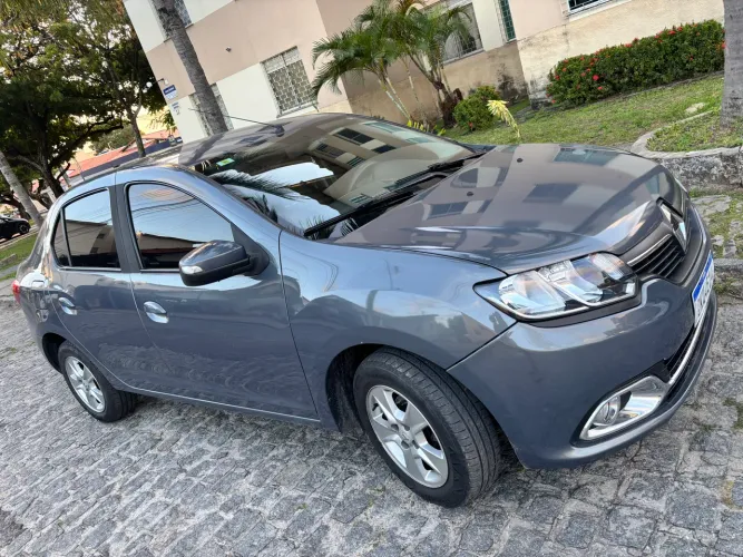 Renault Logan Dynamique Hi-flex 1.6 8V 4P 2016