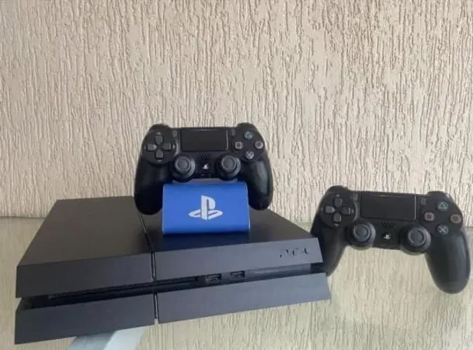 PS4 + 200 jogos tops