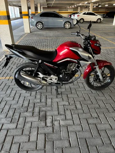 Titan 160 do ano 2024/24 mais nova da OLX pra pessoa exigente, no ponto de transferir!!
