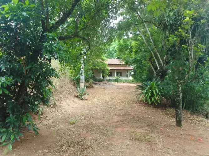 Lindo sitio cercado por mata atlântica em Chavão, Rio Bonito -RJ