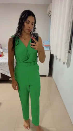 Macacão verde novo tamanho P