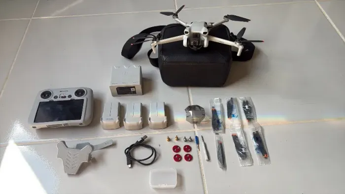 Drone DJI MINI 3 kit FLY MORE COMBO PLUS