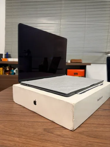 MacBook Air m4 16 512