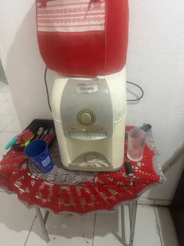Vendo torre de armário e gela água 